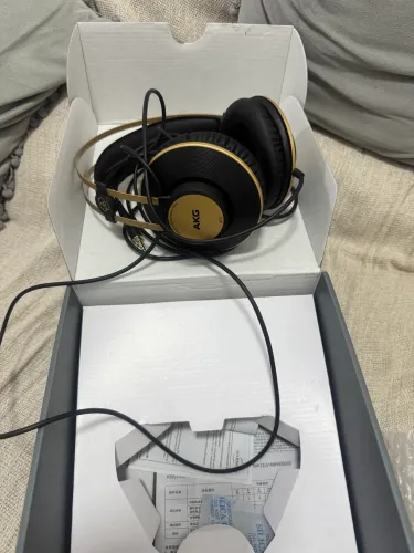 Fone AKG 92