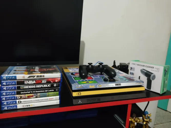PS4 PRO 1 TB ,COM CABOS +CONTROLE ORIGINAL+7 JOGOS MÍDIA FÍSICA.