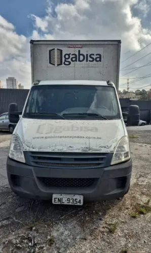 Iveco Daily 2010 Baú Único Dono com Apenas 171 Mil Km