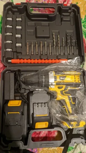 Furadeira 21v com 2 baterias e kit acessórios