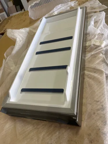 Porta geladeira eletrolux com um detalhe minúsculo