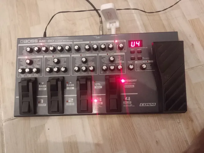 Pedaleira ME-80