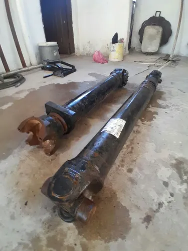 Eixo cardã dianteiro e traseiro DANA Mercedes 2428 completo .. luva, flange, cruzetas
