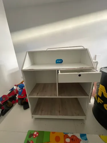 Balcão caixa, araras e cabides