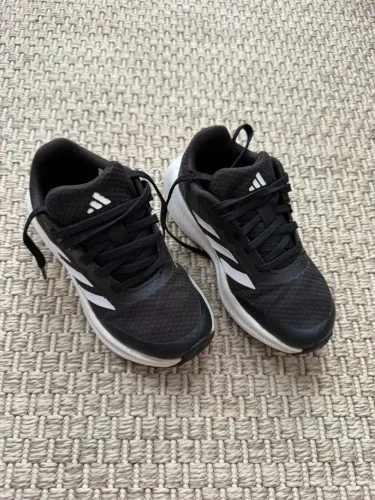 Tênis Adidas Origunal tamanho 27