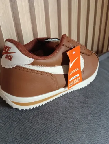 Tênis esportivo Nike