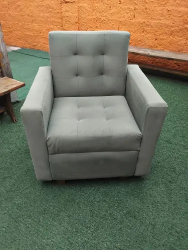Poltrona semi nova (Entrego)