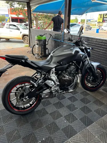 Moto zera top