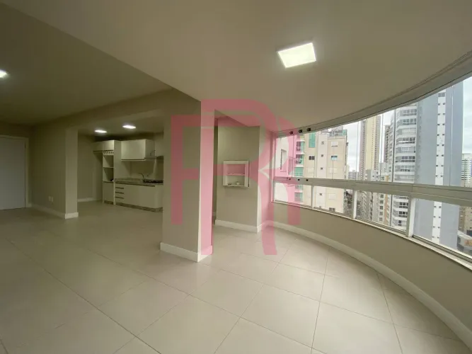 Apartamento, 02 dormitórios para venda no Centro em Balneário Camboriú