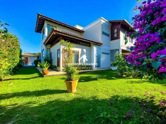 Casa com 5 Dormitórios, Piscina e Churrasqueira à Venda no Campeche
