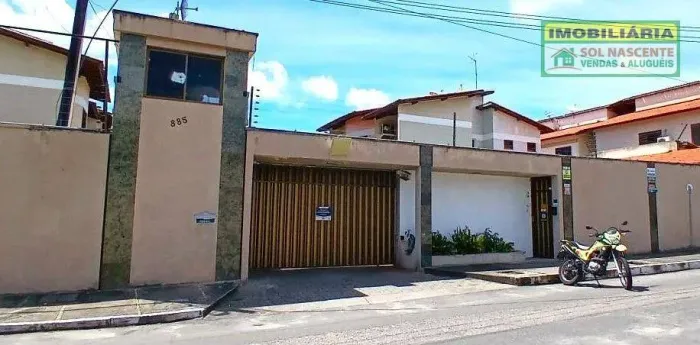 Casa com 3 dormitórios para alugar, 134 m² por R$ 3.950,00/mês - Sapiranga - Fortaleza/CE