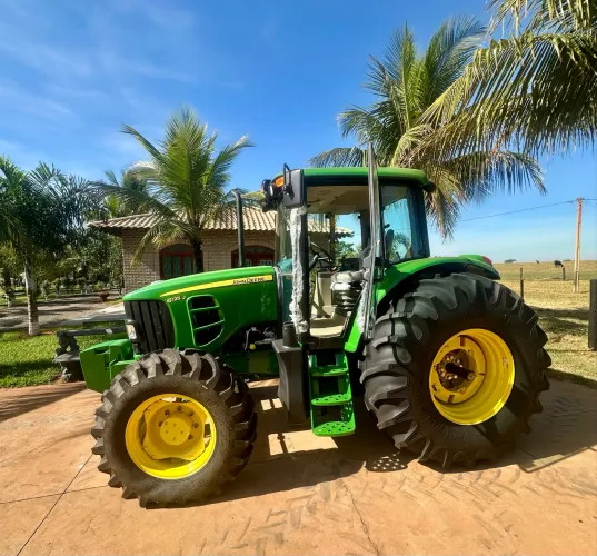 John Deere 6125J 2024