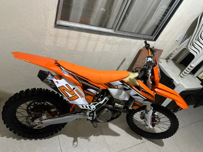 Vende-se. KTM