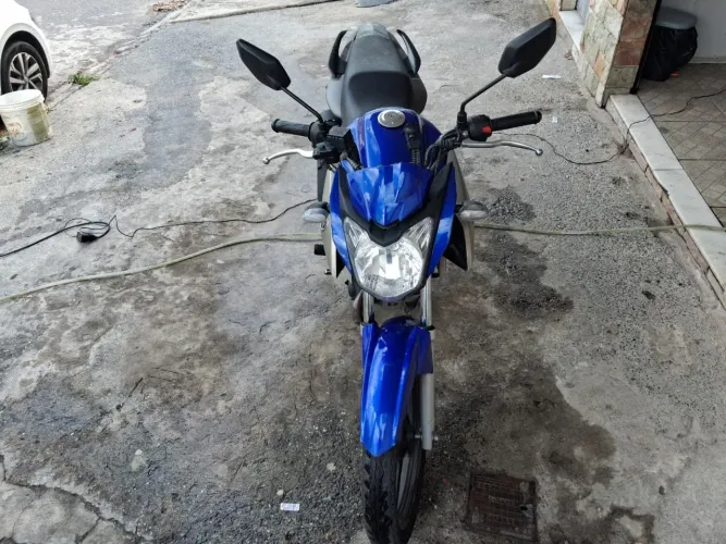 Yamaha fazer 150/2020 bom estado de conservação e muito econômica.