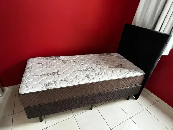 Vendo cama + cabeceira
