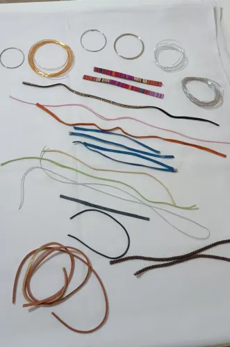Kit  com peças para montagem de bijuterias 