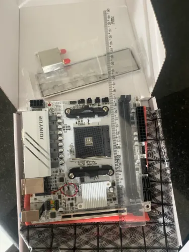 PLACA MÃE B550 ITX. Para pc compactos super potentes. Suporta Ryzen 7 5700x3d