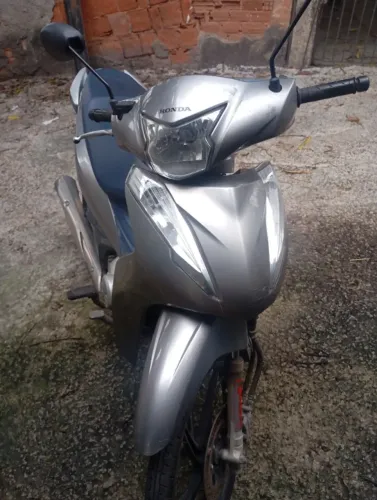 Blz 125 2021 valor 13.500 tabela Fipe dela é 14.500.