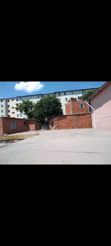 Vendo uma casa de 3 cômodos em Carapicuíba-SP! Pego carro e moto em dia parte de pagamento