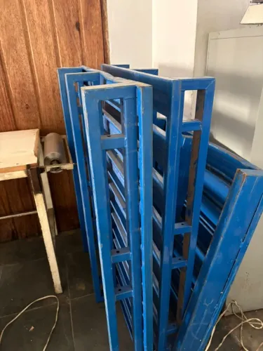 Pallets metálicos reforçados (ferro) - super resistentes