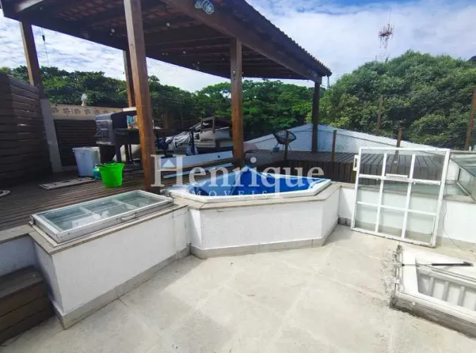 Casa de Vila : Triplex / Residencial / Laranjeiras