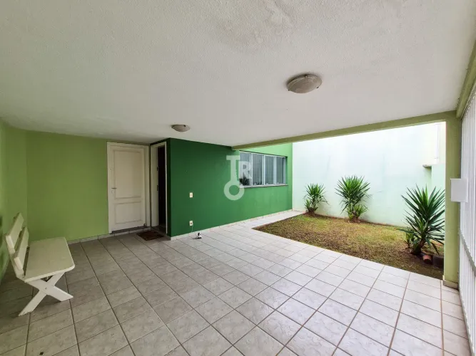 Casa térrea à venda no bairro Vila Guarani Jundiaí/SP | 3 quartos | suíte e jardim de inv