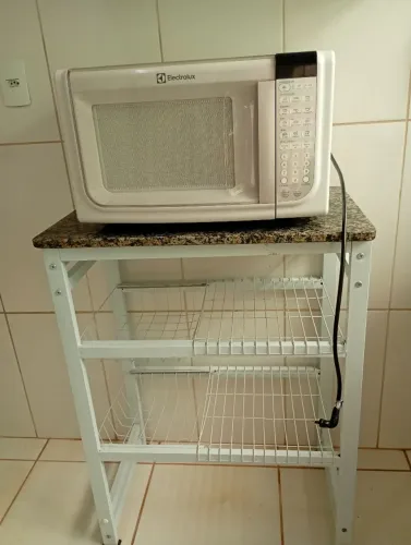 Vendo microondas com base em pedra mármore!