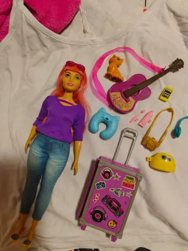 Barbie original com acessórios