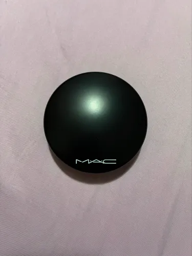 Pó compacto M·A·C Mineralize Skinfinish Natural na cor Medium tan