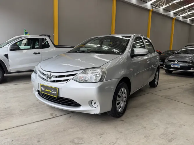 Toyota Etios X 1.3 Flex 16V 5P Mec. 2015
