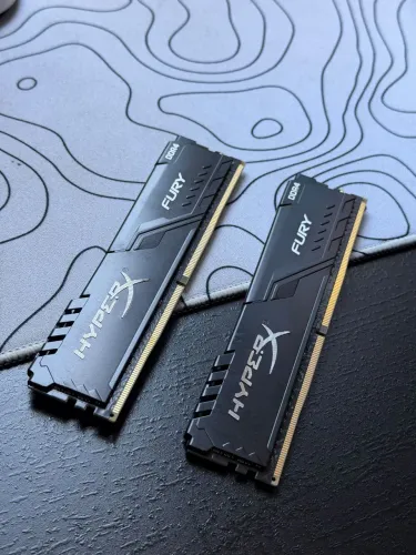 HyperX Fury 8GB 2x4GB Memória RAM DDR4 3200MHz CL16 ? NOVA / LACRADA