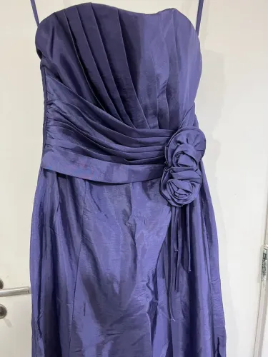 Vestido de festa (na etiqueta)