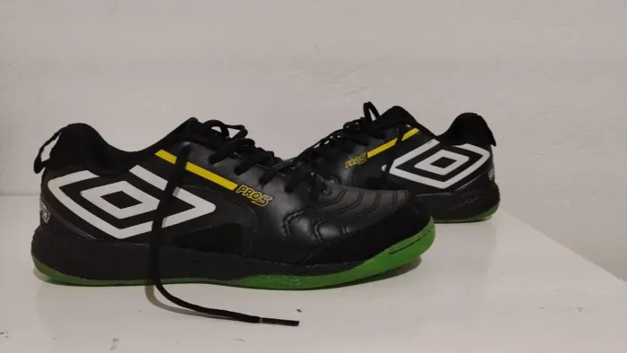 Chuteira Futsal Umbro Pro 5 Bump BR Original Tam 37 (Estado de Nova) - preço a negociar