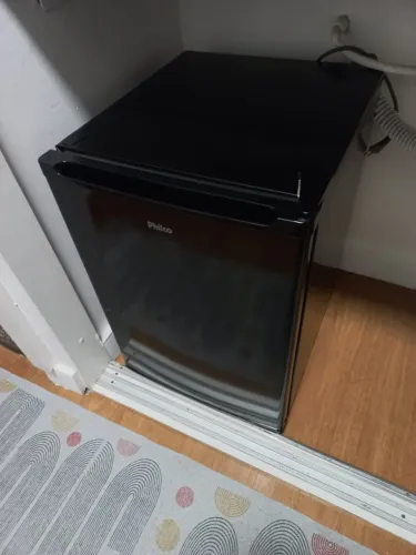 Frigobar Philco 68L 127V - Preto