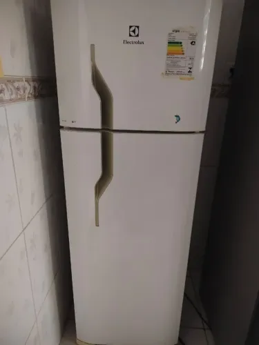 Geladeira Electrolux 220v DC35A