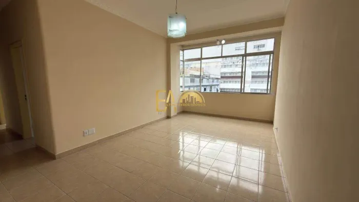 Apartamento 3 dormitórios na quadra da praia, garagem demarcada no José Menino