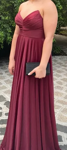 Vestido de festa bordô