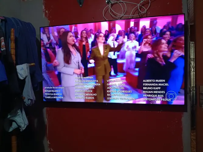 estou vendendo um tv TCL Qled 4 k 65 polegadas 