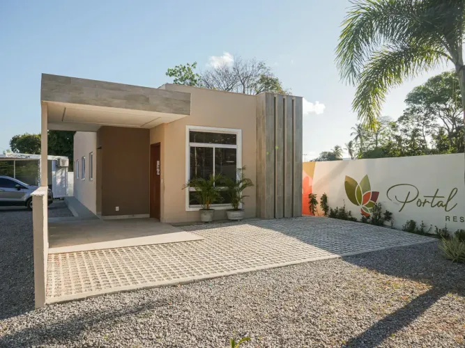 Casas em Cond. Fechado em Parnamirim em Liberdade - 2/4 Suíte - Doc. Grátis