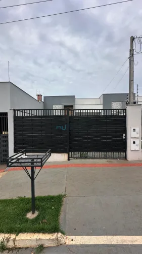 Casa para alugar em Londrina, Pacaembu, com 3 quartos, com 90 m²