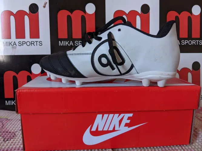 Vendo tênis esportivos e chuteiras, do 36 ao 44
