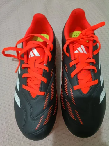 Chuteira Adidas Predador