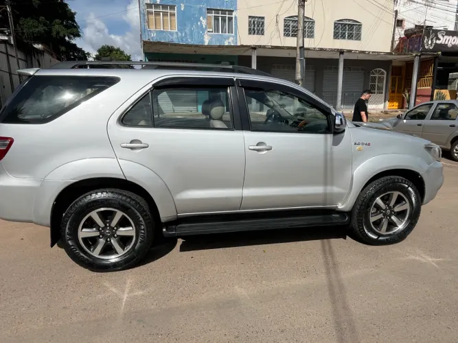 Toyota Hilux SW4 SRV D4-d 4X4 3.0 TDI Dies. AUT 2010