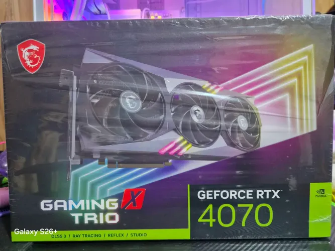 RTX 4070 12GB, Pego Placa Inferior.