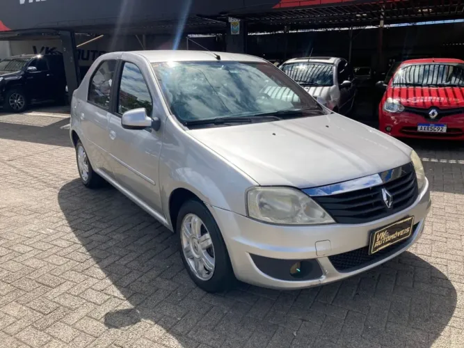 Renault Logan Expression Hi-flex 1.6 16V 4P AUT 2013