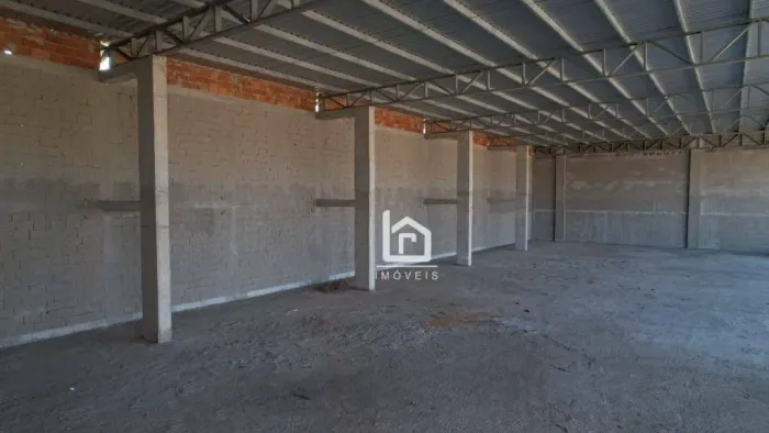 Amplo, extenso e estruturalmente sólido galpão, ideal para o seu negócio na Barra Do Jucu/