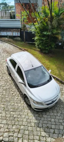 Chevrolet Onix Hatch LT 1.0 8V Flex Power Mec. 4P 2014