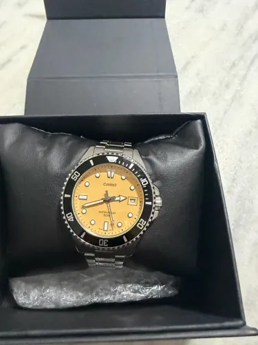 Relógio Casio Amarelo Raro 38,5 mm(modelo japonês)