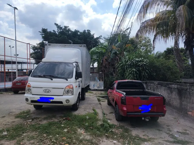 Faço fretes e pequenas mudanças.