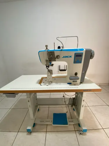 Máquina de Pesponto Jack 1 Agulha + Transformador - Conservada